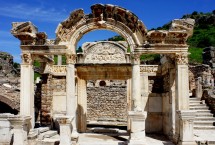 Tempel of Hadrian