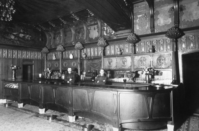 8 The Orange Bower Bar, Davenport’s Restaurant, Spokane 1904